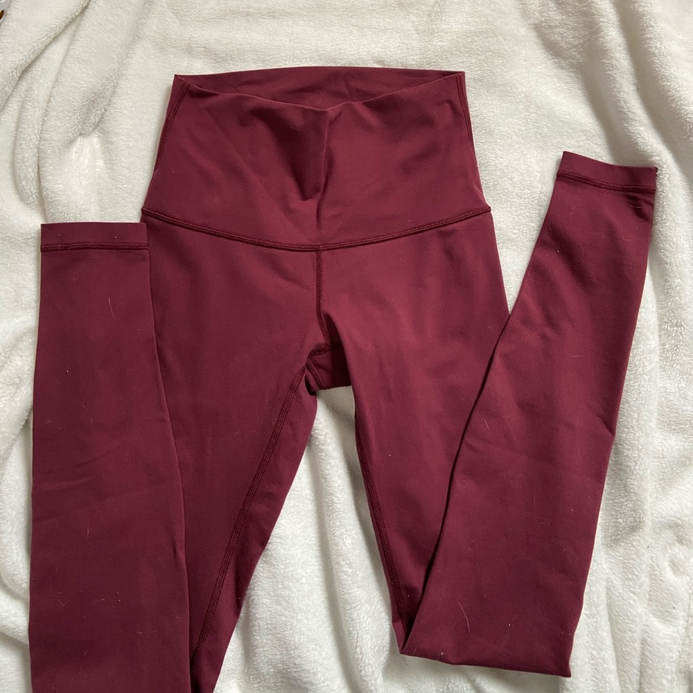 SOLD Lululemon Wunder unders high waisted leggings